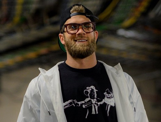 Bryce Harper's shirt shows Gritty and the Phanatic as John Travolta and Samuel L. Jackson in Pulp Fiction