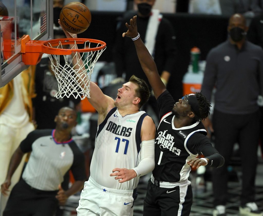 mavericks clippers player prop picks