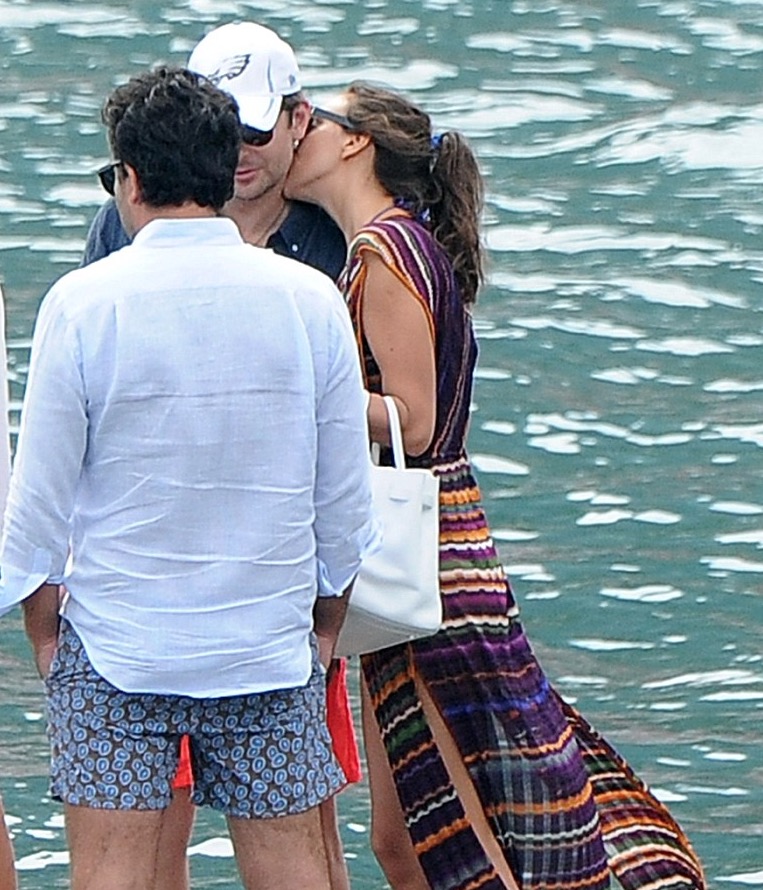 Voila_Capture 2015-08-14_01-00-29_PM